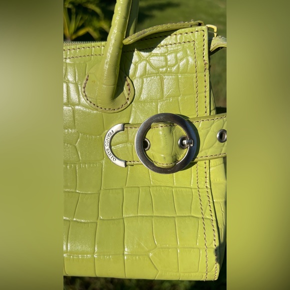 Vintage lime green leather handbag with silver details - Picture 11 of 17